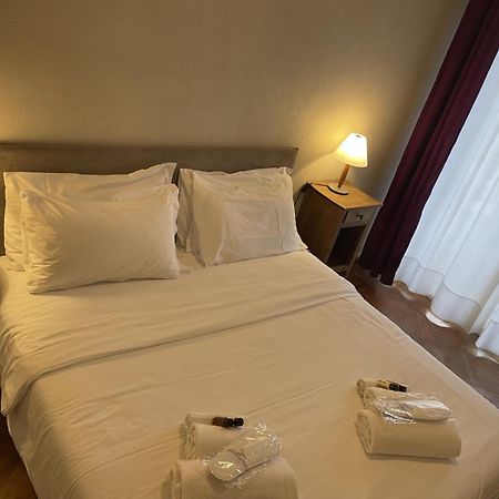 Hotel Broglia Сірміоне Екстер'єр фото