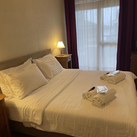 Hotel Broglia Сірміоне Екстер'єр фото