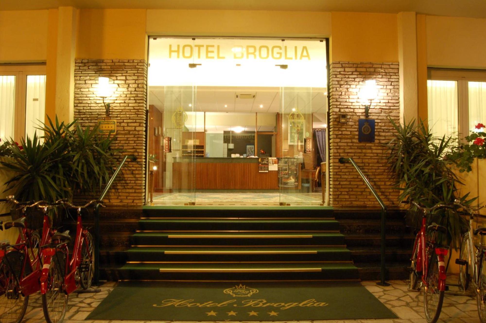 Hotel Broglia Сірміоне Екстер'єр фото
