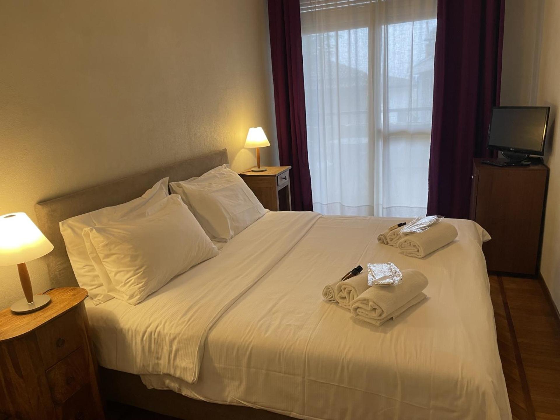 Hotel Broglia Сірміоне Екстер'єр фото