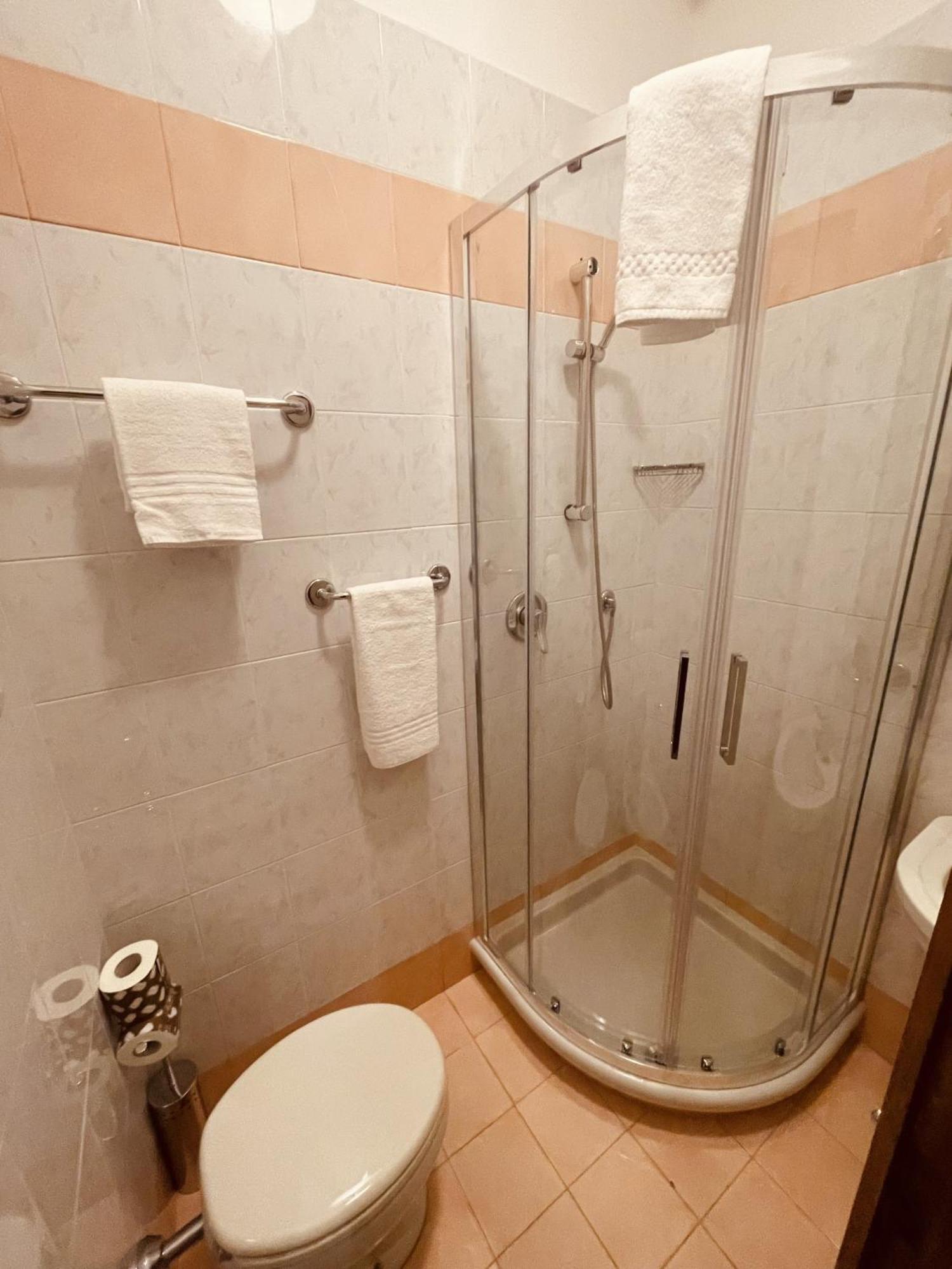 Hotel Broglia Сірміоне Екстер'єр фото